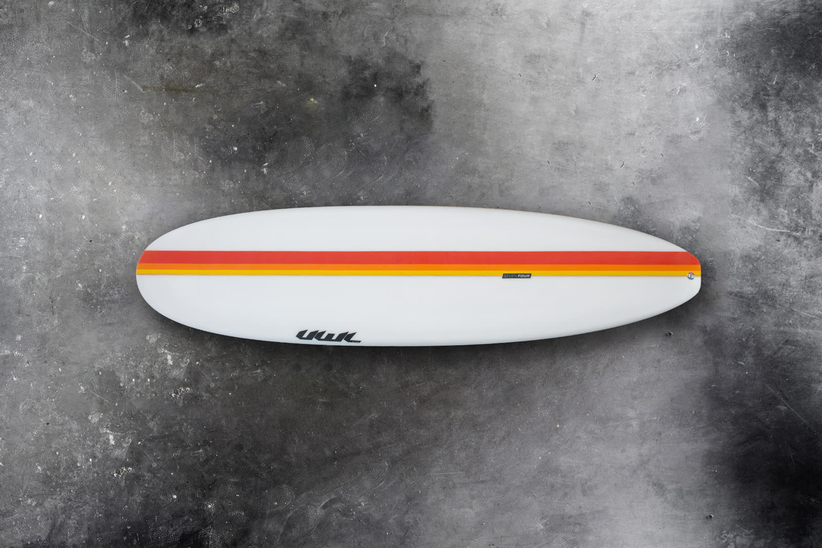 La SEVEN FOUR d'UWL Surfboards : La planche polyvalente inspirée par l'héritage des modèles des “Malibu” des années 80/90