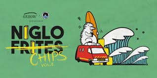 shapers-club- Illustration d'un hérisson de dessin animé surfant sur une camionnette rouge au-dessus des vagues de l'océan, réalisée par Aurel. Le fond est vert avec le texte « Niglo Chips Vol. 2 » et les logos des sponsors au-dessus, rappelant une scène perdue dans le train de l'imagination fantaisiste. -surf