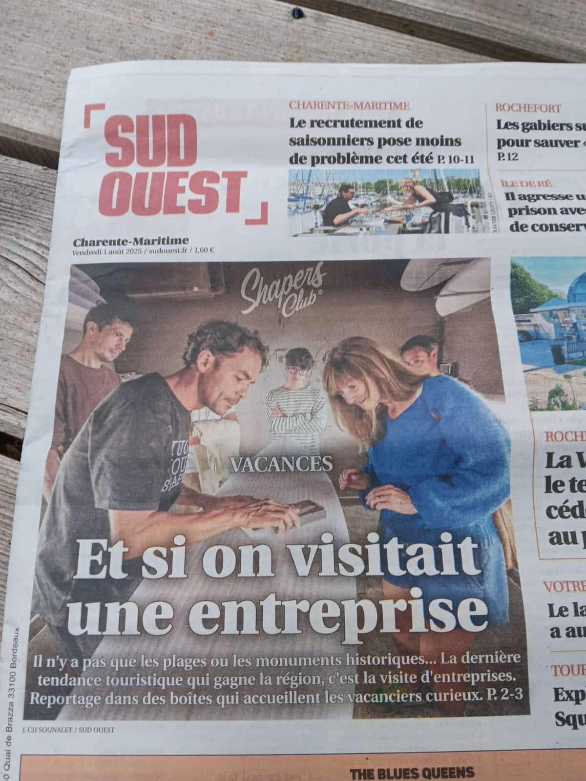 Ce vendredi 1er août 2025, le journal Sud-Ouest consacre une double page à la visite d’entreprise en Nouvelle-Aquitaine… et le Shapers Club y figure en bonne place !